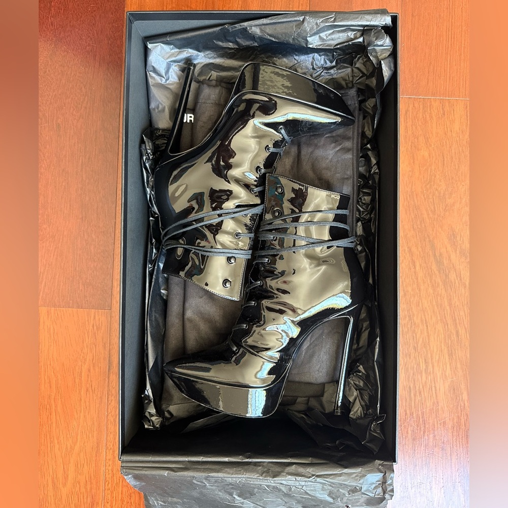 Black patent leather Saint Laurent boots - Picture 2 of 6